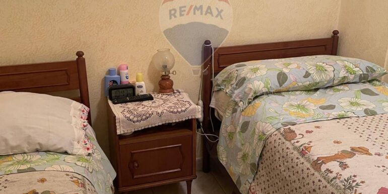 2025092275026-986114-8