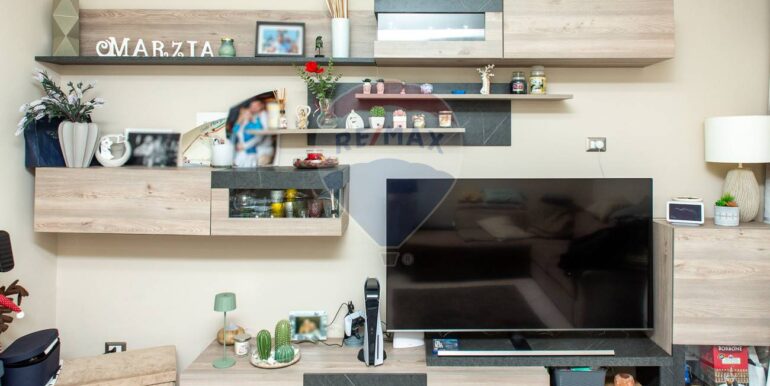 20250925210143-987793-10