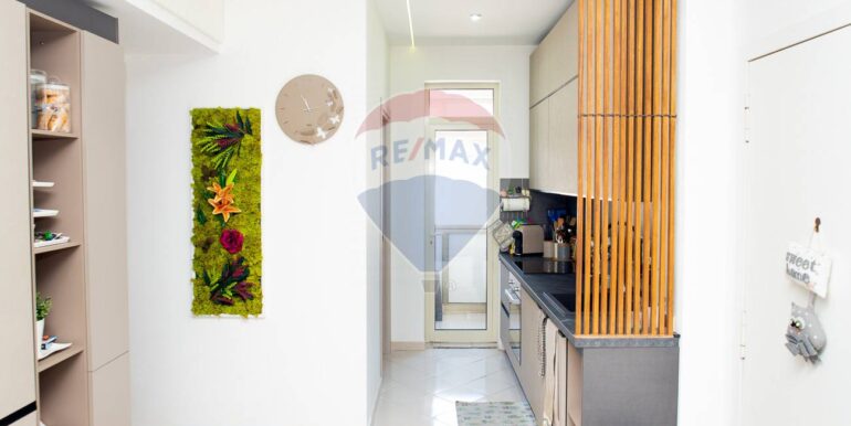 20250925210143-987793-12