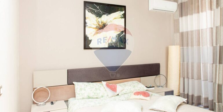 20250925210143-987793-18