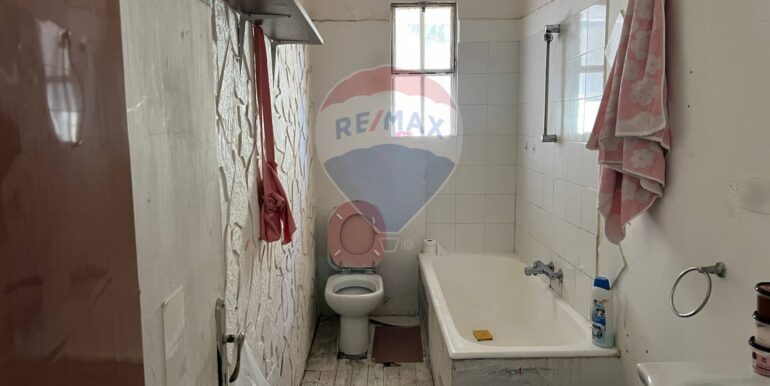 20241230200854-914872-8