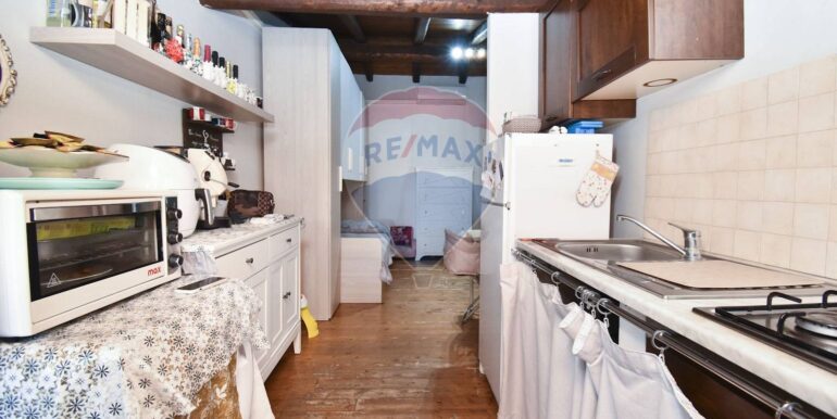 20250123214517-921899-12