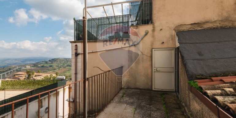 20250128151141-895716-17