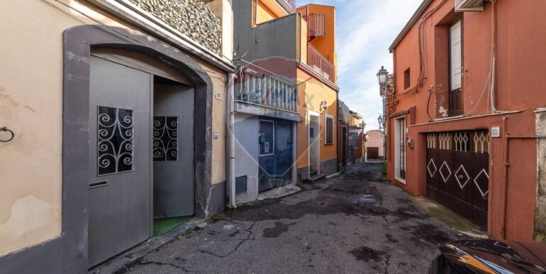 2025020495730-926745-5