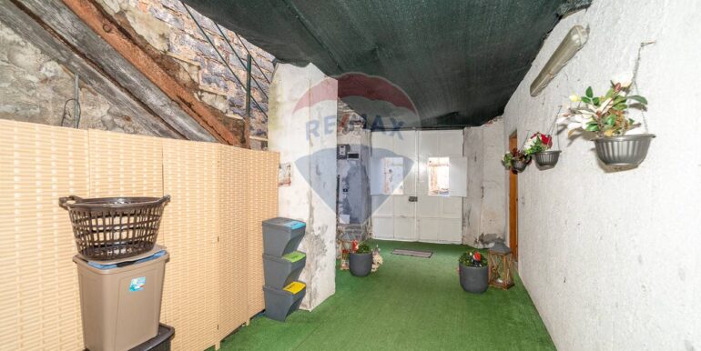 2025020495735-926745-7