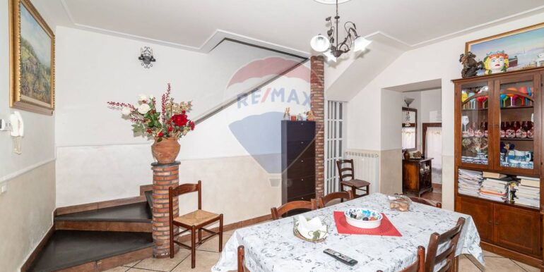 2025020495739-926745-9