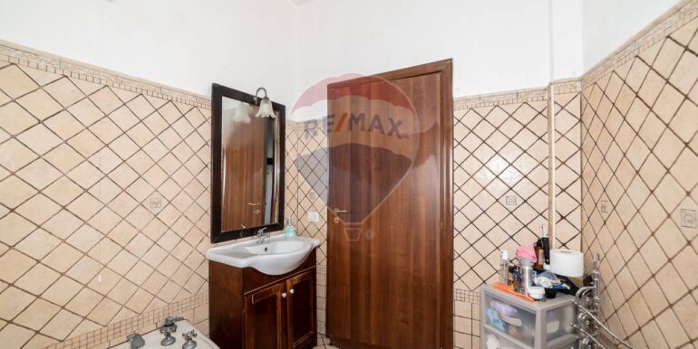 2025020495742-926745-11