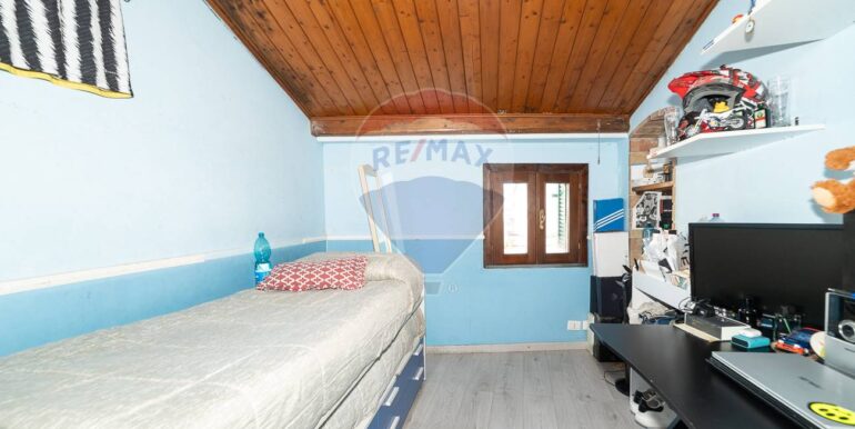 2025020495752-926745-17