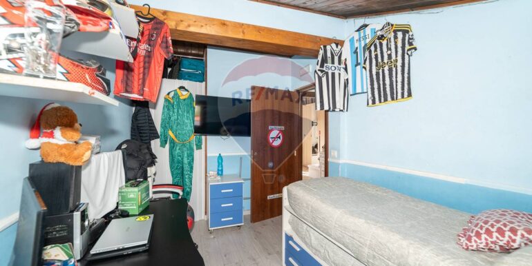 2025020495755-926745-18