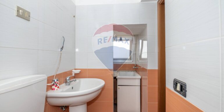 20250227155650-932909-12