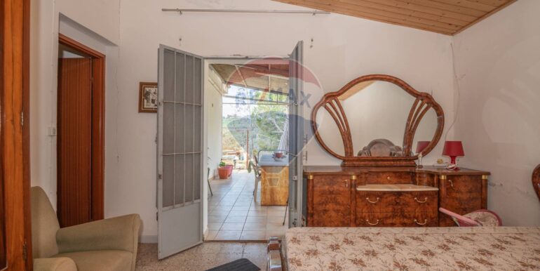 2025030595359-929121-21