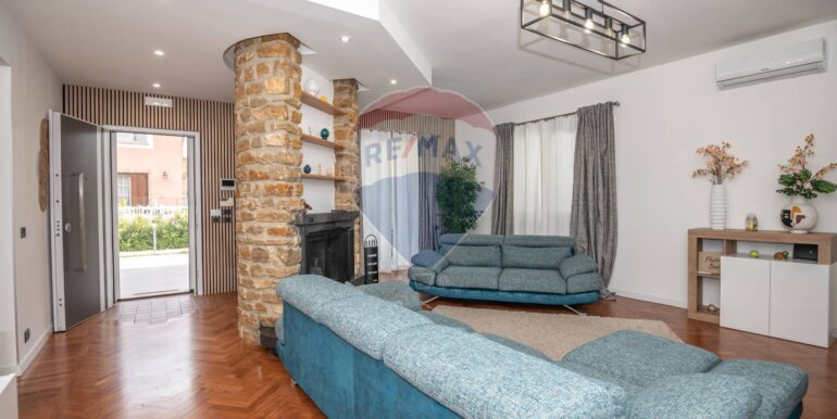 20250307125712-934552-32