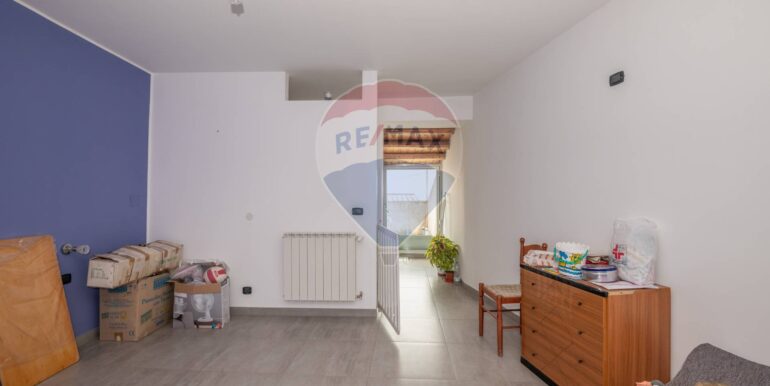 20250404182452-942084-25