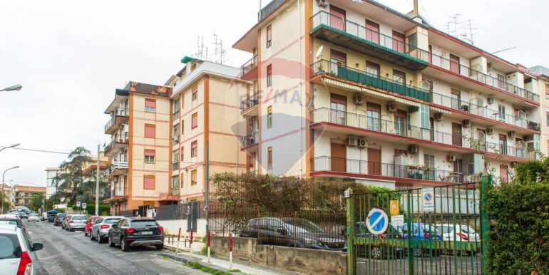 2025041795807-944404-1