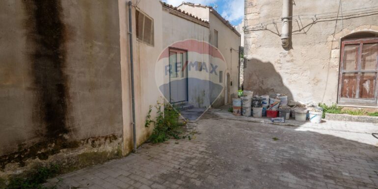 20250503152139-945008-3