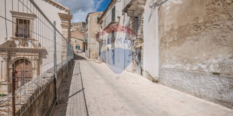 20250503152211-945008-12