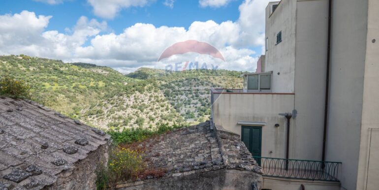 20250503161558-944208-7