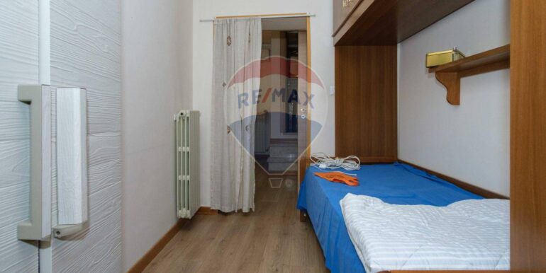 20250807170055-974246-12