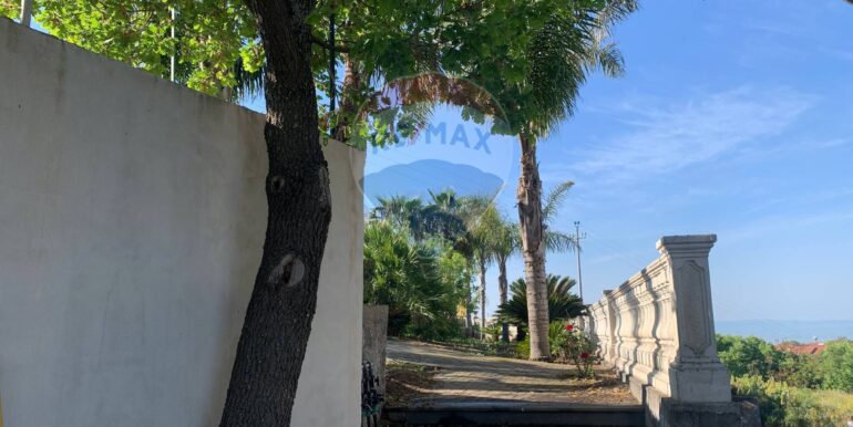 20250821185134-975320-12