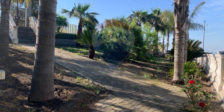 20250821185135-975320-13