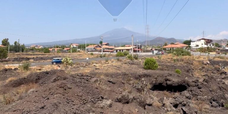 20250825141933-975546-11