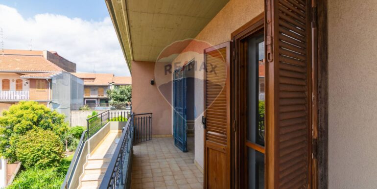 2025082794813-975916-3