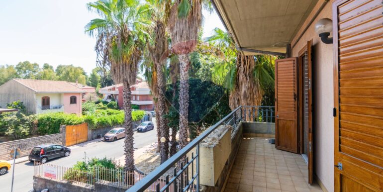 2025082794818-975916-4