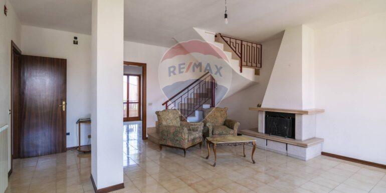 2025082794821-975916-5