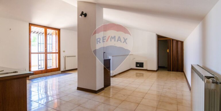 2025082794850-975916-16