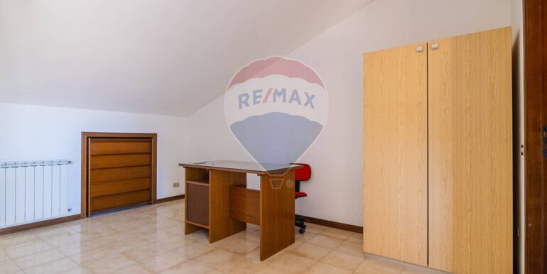 2025082794853-975916-17