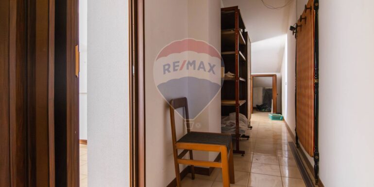 2025082794914-975916-22