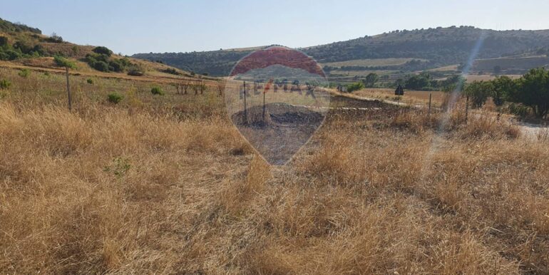 20250828195807-975849-11