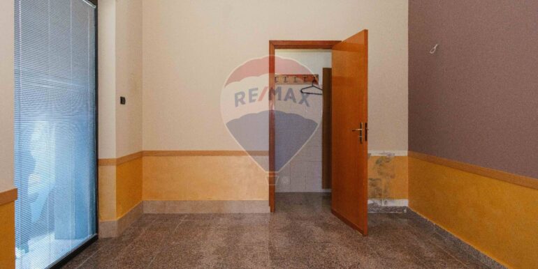 20250902121228-977157-11