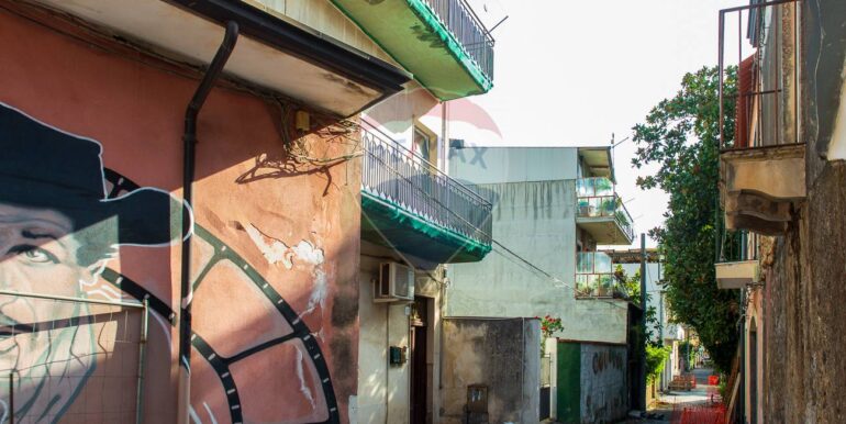 2025090301050-976731-2