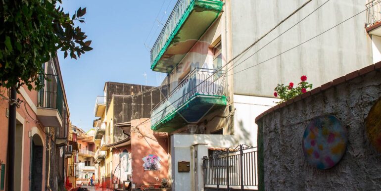 2025090301059-976731-4