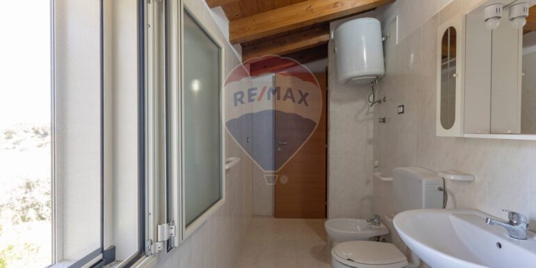 20250905183409-978049-2