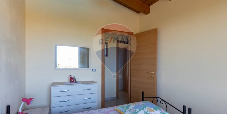 20250905183421-978049-6