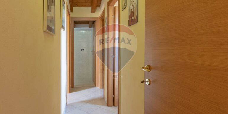 20250905183435-978049-11