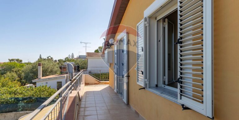 20250905183452-978049-16