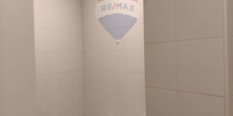 20250914225208-982857-12