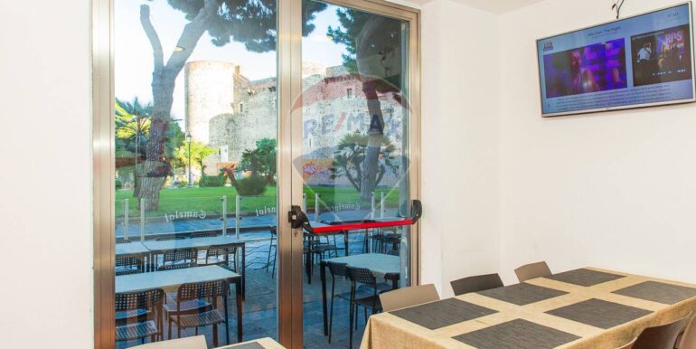 2025091682056-983389-8