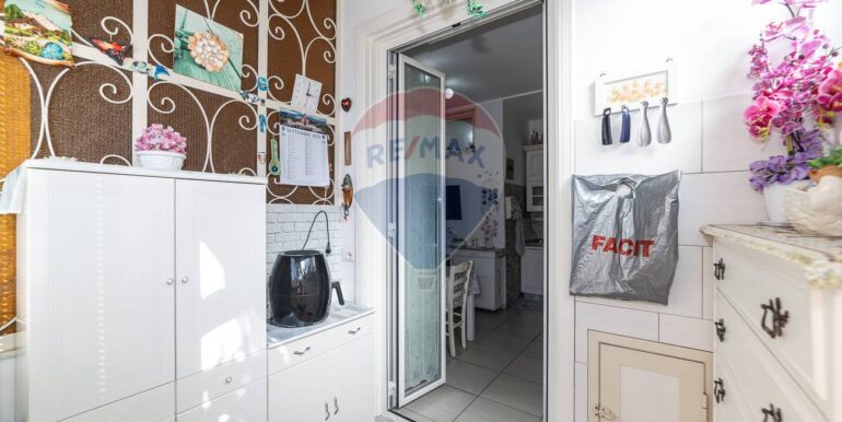 2025091692715-983394-5