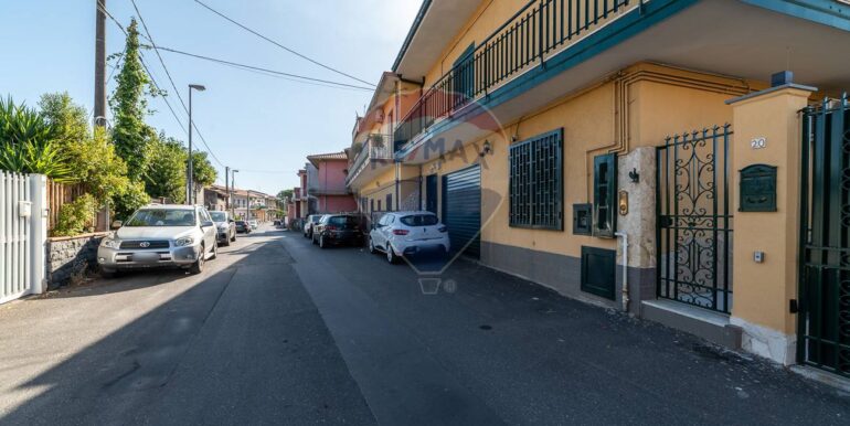 2025091692721-983394-7