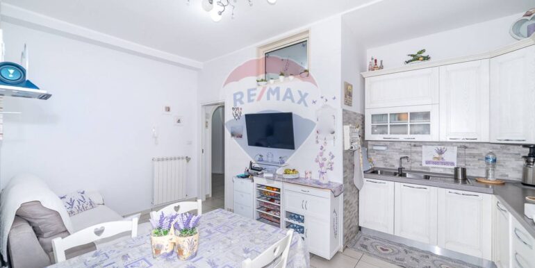 2025091692737-983394-12