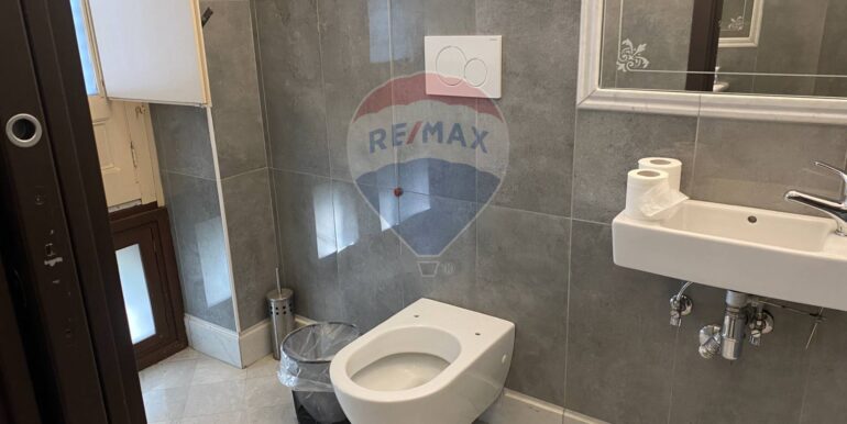 20250923174625-986593-16