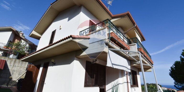 20250923175420-985852-3