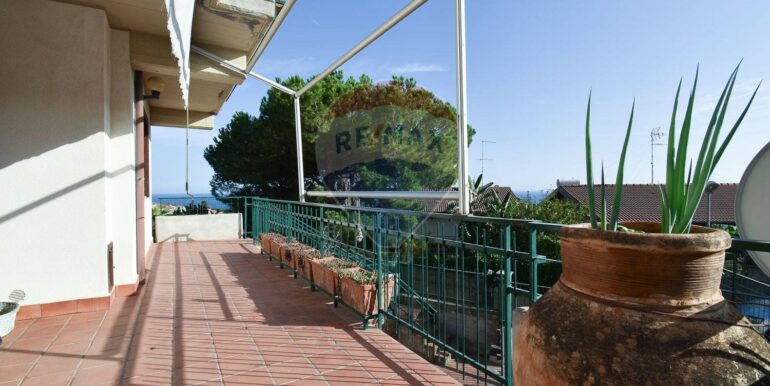 20250923175428-985852-6