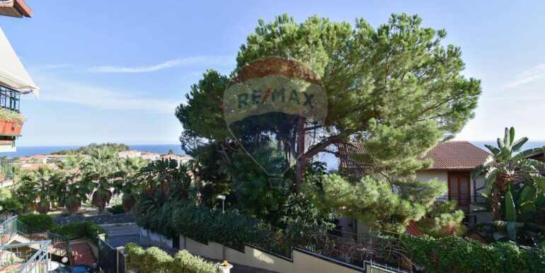 20250923175430-985852-7