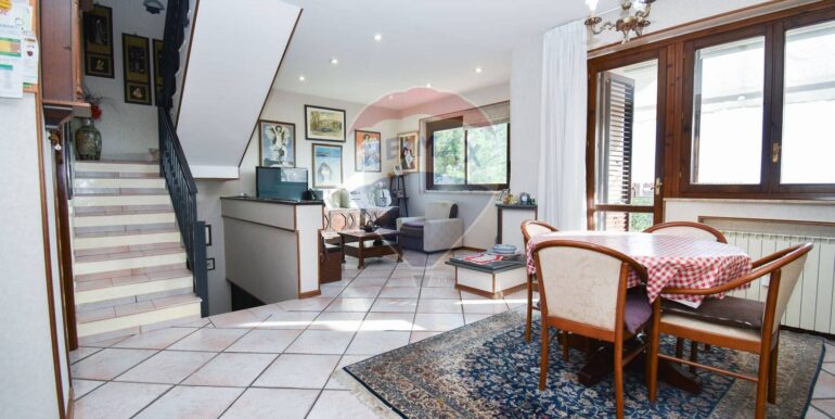 20250923175439-985852-10