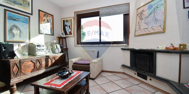 20250923175442-985852-11